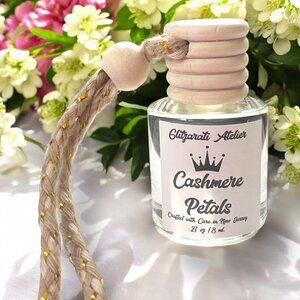 Cashmere Petals Hanging Glass Car Oil Diffuser Freshener 8ml